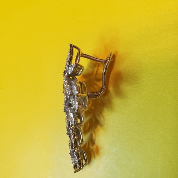 14K WHITE GOLD DIAMOND EARRINGS. - Picture 6 of 8